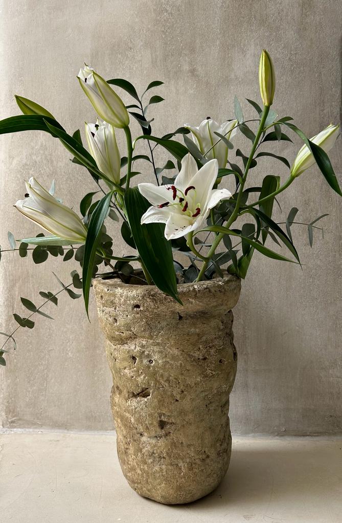 Antique limestone vase -DAISY-